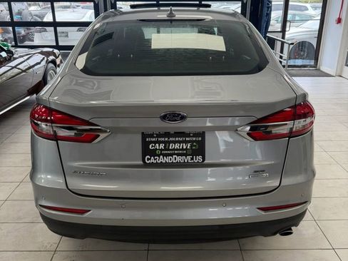 Used 2020 Ford Fusion SE FWD image 5