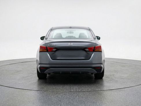 Used 2025 Nissan Altima 2.5 SV FWD image 6