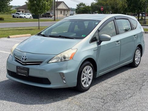 Used 2014 Toyota Prius V Three FWD image 3