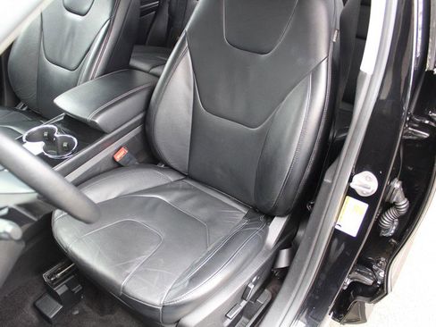 Used 2016 Ford Edge Titanium w/ Technology Package image 21