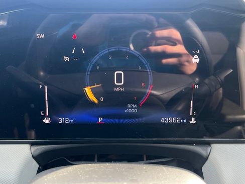 Used 2025 Chevrolet TrailBlazer LT FWD image 15