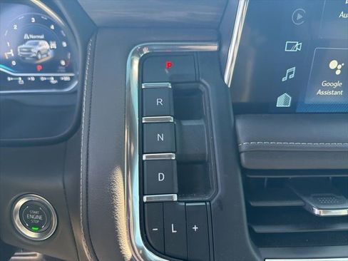 Used 2024 Chevrolet Tahoe Z71 w/ Z71 Off-Road Package AWD/4WD image 9