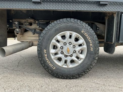 Used 2022 Chevrolet Silverado 3500 W/T w/ Gooseneck/5TH Wheel Package AWD/4WD image 11