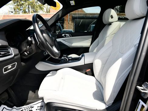 Used 2023 BMW X5 xDrive40i w/ Premium Package image 12