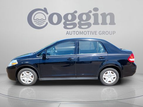 Used 2011 Nissan Versa 1.8 S FWD image 2