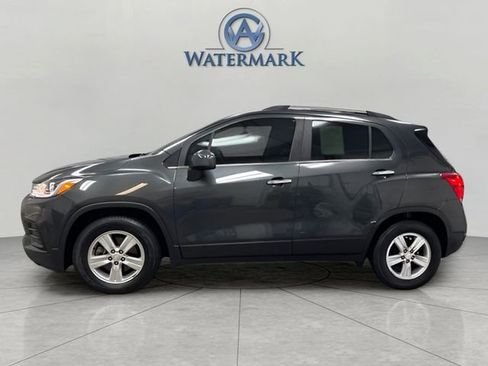 Used 2017 Chevrolet Trax LT w/ LT Convenience Package image 2