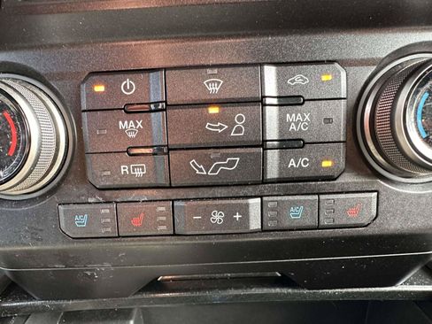Used 2017 Ford F150 Raptor w/ Equipment Group 802A Luxury AWD/4WD image 25