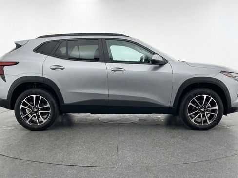 Used 2025 Chevrolet TrailBlazer LT image 11