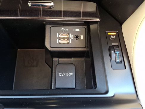 Used 2023 Lexus GX 460 Premium w/ Premium Package AWD/4WD image 26