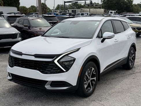 Certified 2023 Kia Sportage EX FWD image 9