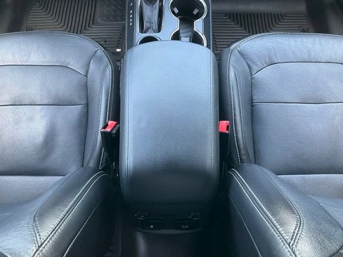 Used 2019 Ford Explorer Limited w/ Class III Trailer Tow Package FWD image 27