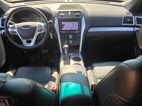 Used 2013 Ford Explorer XLT image 15
