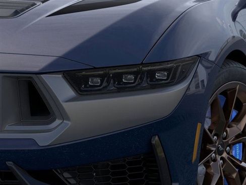 Used 2025 Ford Mustang Dark Horse image 18