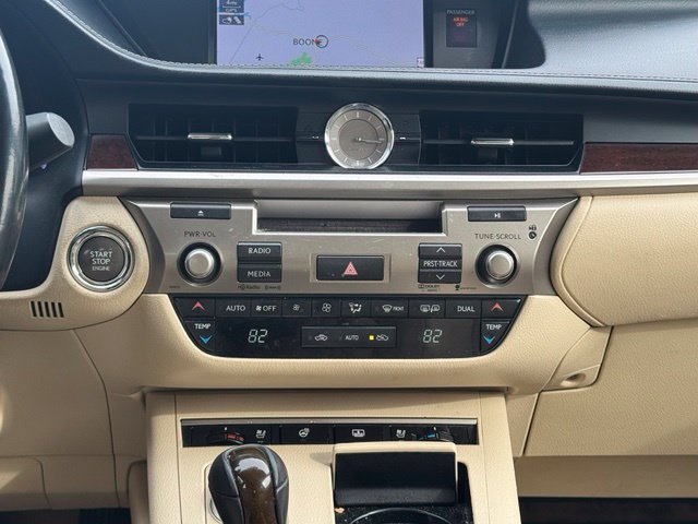 Used 2013 Lexus ES 350 w/ Luxury Pkg FWD image 17