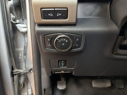 Used 2022 Ford F250 Lariat w/ Lariat Value Package image 23