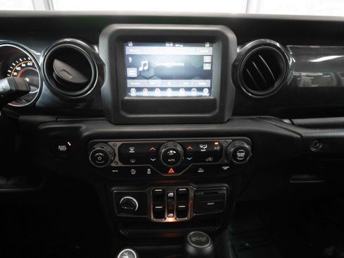 Used 2021 Jeep Wrangler Unlimited Sport w/ Technology Group AWD/4WD image 17