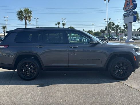 Used 2025 Jeep Grand Cherokee L Altitude AWD/4WD image 7