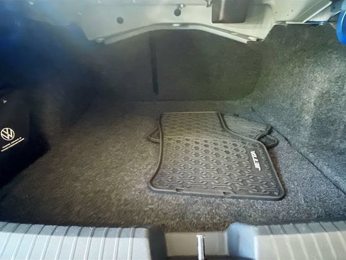 Used 2023 Volkswagen Jetta SE FWD image 24