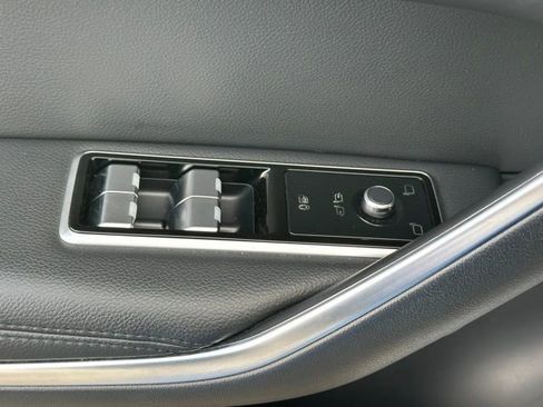 Used 2022 Jaguar F-PACE S image 27