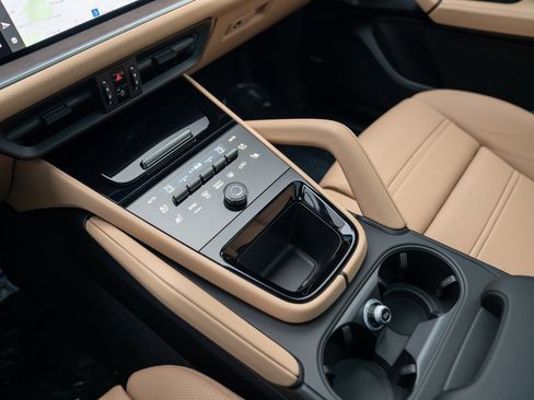 New 2026 Porsche Cayenne S AWD/4WD image 21
