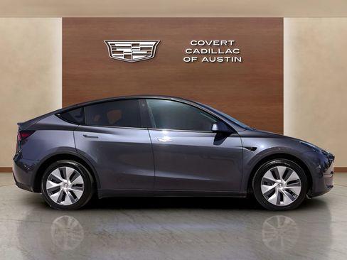 Used 2022 Tesla Model Y Long Range AWD/4WD image 5