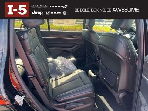 New 2025 Jeep Grand Cherokee L Limited w/ Luxury Tech Group II image 14