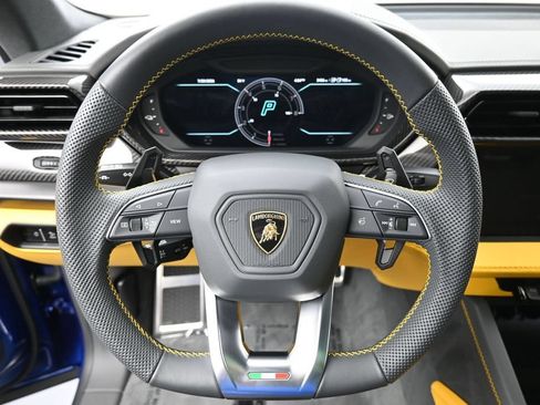 Used 2025 Lamborghini Urus SE AWD/4WD image 10