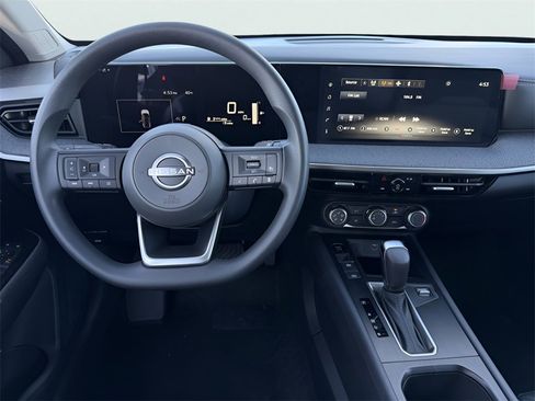 Used 2025 Nissan Kicks SV image 17