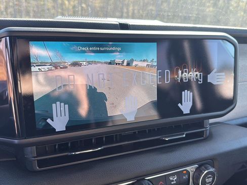 New 2025 Jeep Gladiator Sport image 20