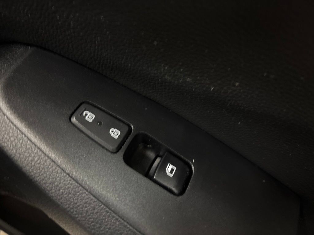 Used 2024 Kia Seltos S AWD/4WD image 28