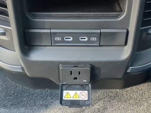 New 2026 RAM 1500 Big Horn AWD/4WD image 16