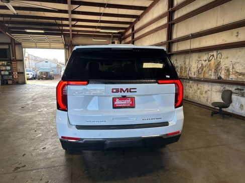 New 2026 GMC Yukon Elevation image 3