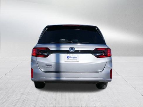 Certified 2025 Honda Odyssey EX-L image 4