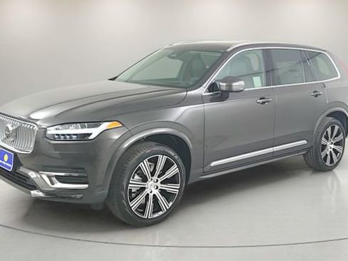 Used 2025 Volvo XC90 B6 Ultra w/ Protection Package Premier AWD/4WD image 3