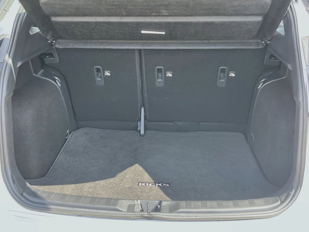 Used 2024 Nissan Kicks SR w/ SR Premium Package FWD image 26