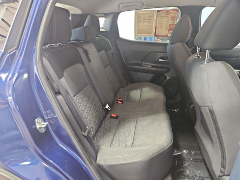 Used 2025 Nissan Kicks SV image 10