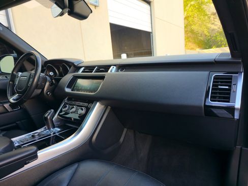 Used 2017 Land Rover Range Rover Sport HSE image 25