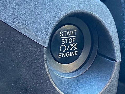 Used 2018 Jeep Compass Limited image 16