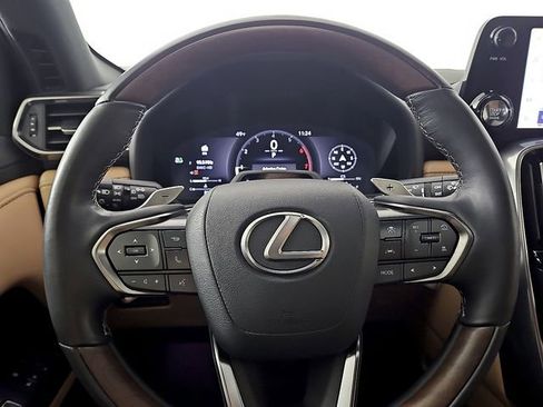 Used 2025 Lexus LX 600 4WD w/ Luxury Package image 22