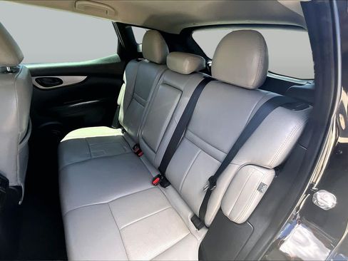 Used 2022 Nissan Rogue Sport S FWD image 17