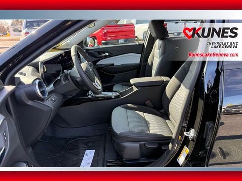 New 2026 Chevrolet Trax LT w/ Driver Confidence Package FWD image 14
