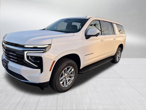 New 2026 Chevrolet Suburban LS image 4