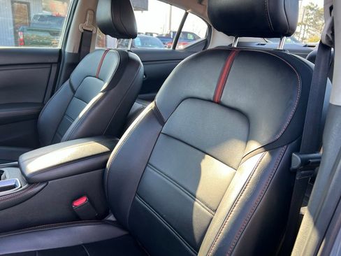 Used 2024 Nissan Sentra SR w/ SR Premium Package image 11