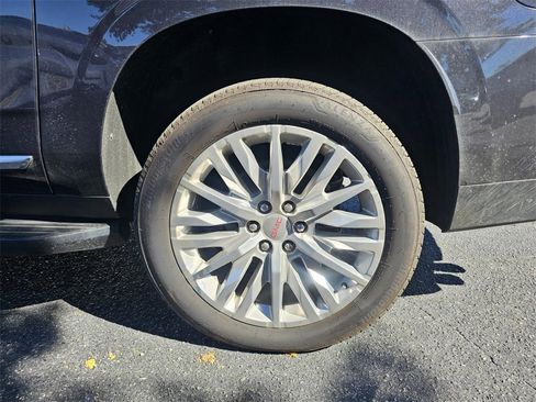 Used 2023 GMC Yukon XL Denali image 11