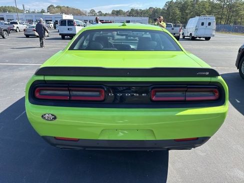 Used 2015 Dodge Challenger R/T Scat Pack w/ Leather Interior Group image 4
