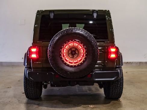 Used 2022 Jeep Wrangler Unlimited Rubicon w/ Dual Top Group image 11