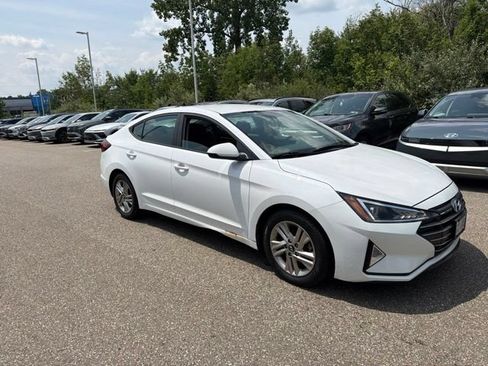 Used 2019 Hyundai Elantra SEL w/ Cargo Package FWD image 3