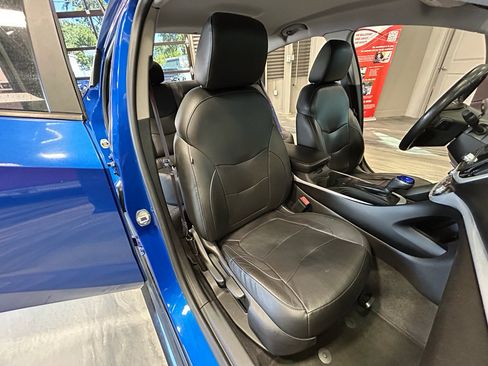 Used 2017 Chevrolet Volt LT w/ Comfort Package FWD image 4