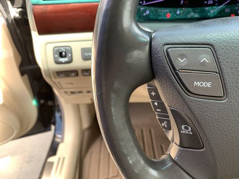 Used 2012 Lexus LS 460 w/ Comfort Pkg RWD image 19