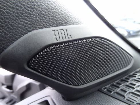 Used 2024 Toyota Tacoma SR5 AWD/4WD image 16